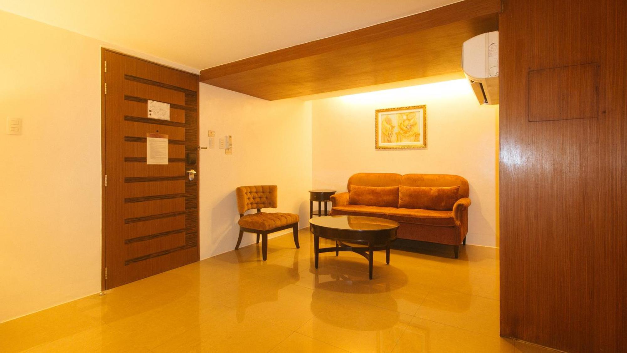Torre Venezia Suites Quezon City Exterior photo