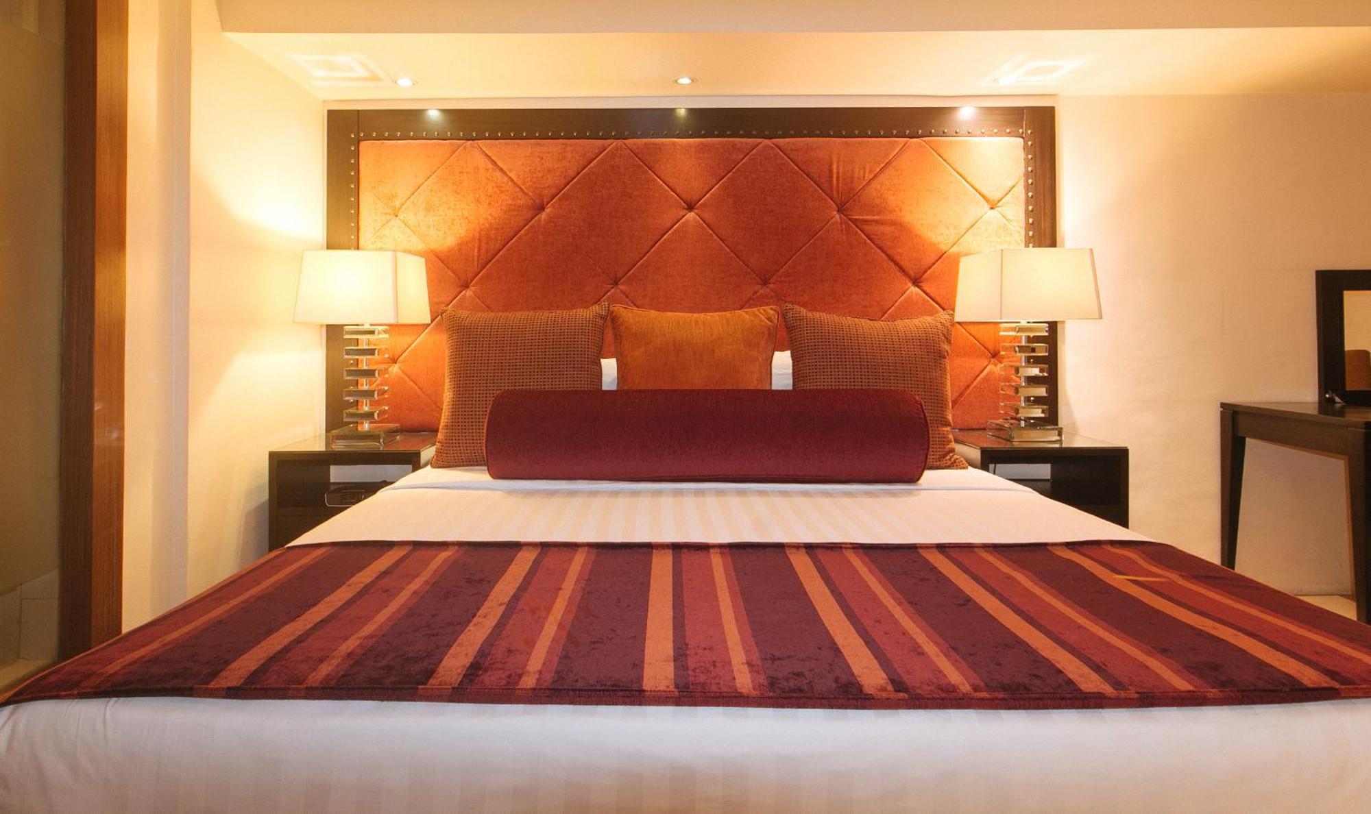 Torre Venezia Suites Quezon City Exterior photo