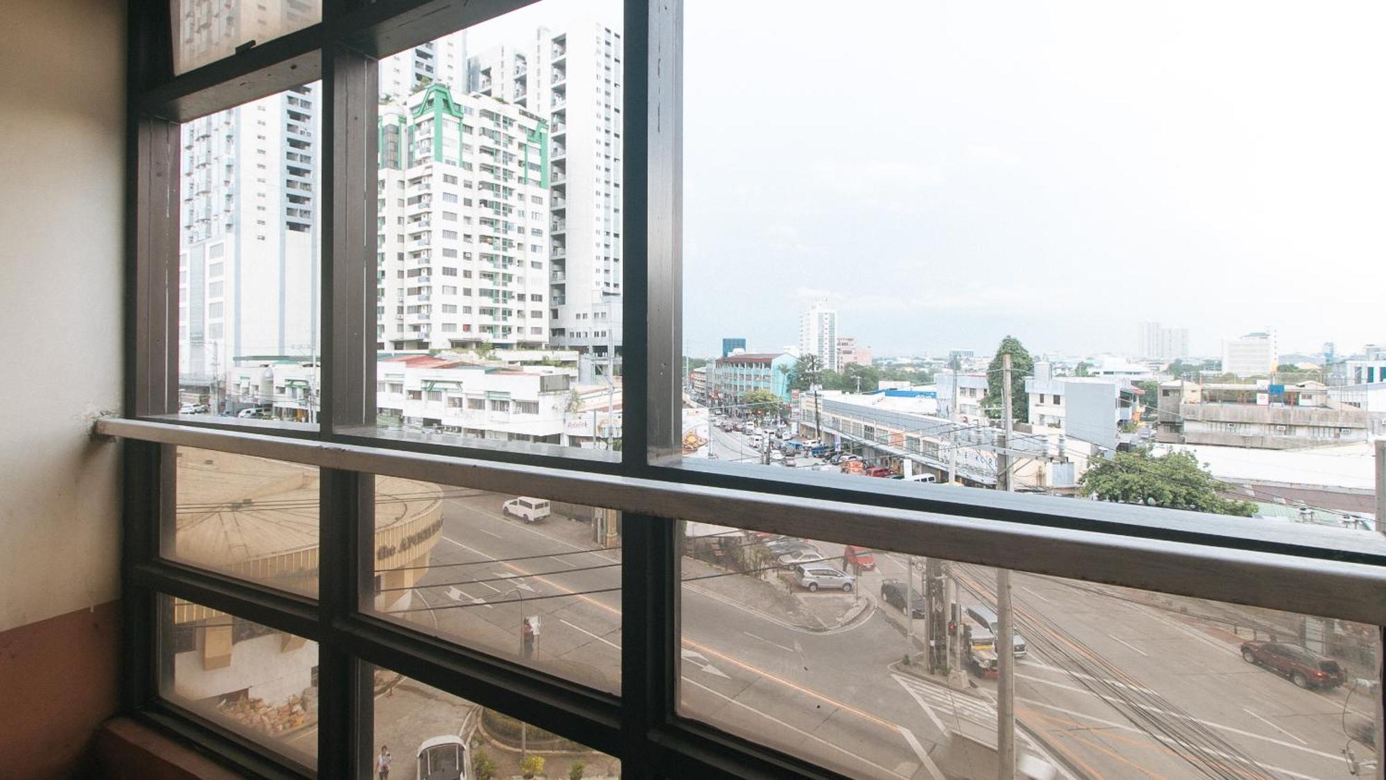 Torre Venezia Suites Quezon City Exterior photo