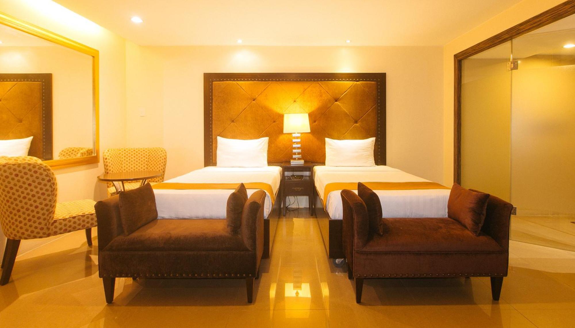 Torre Venezia Suites Quezon City Exterior photo