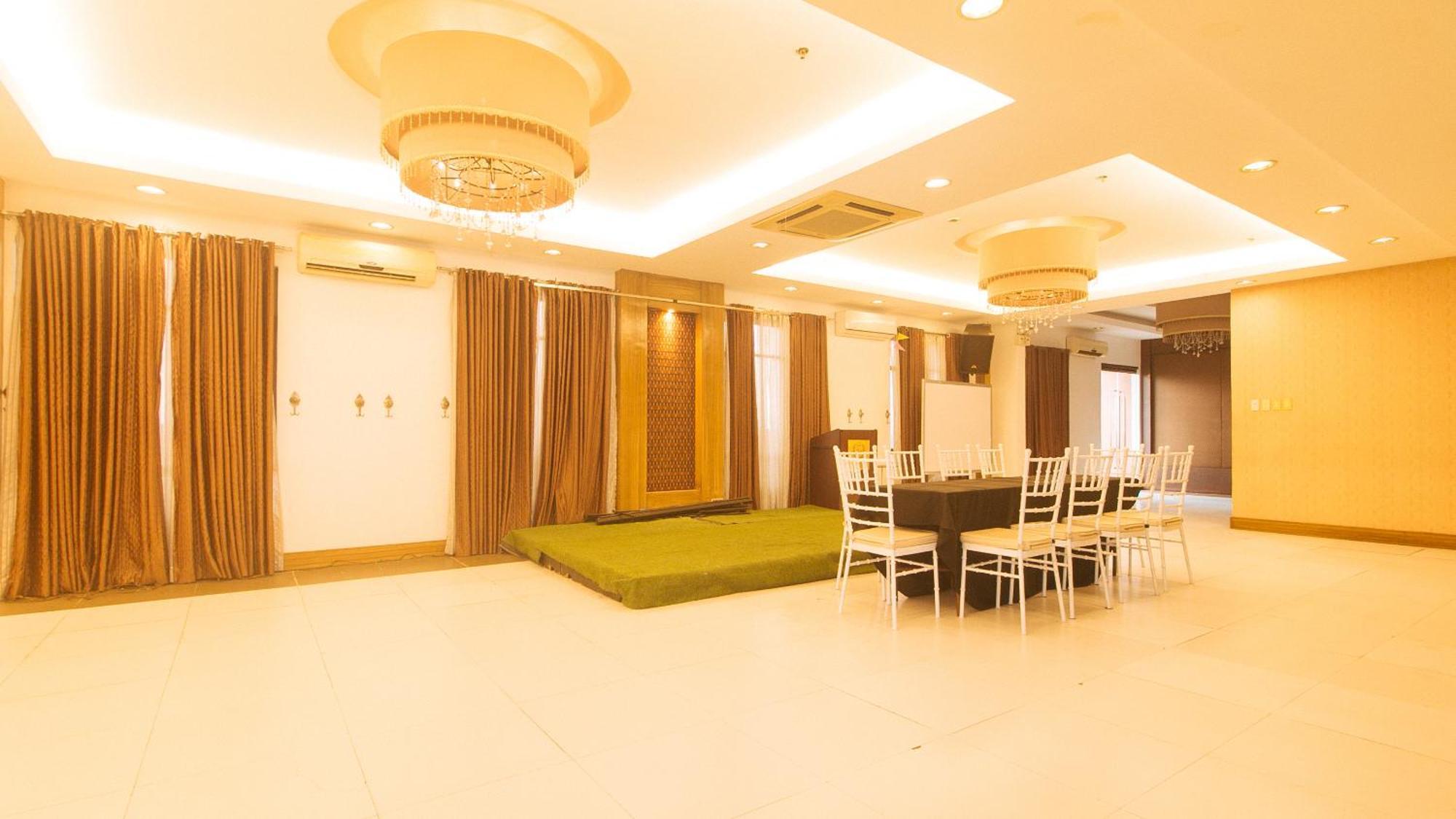 Torre Venezia Suites Quezon City Exterior photo