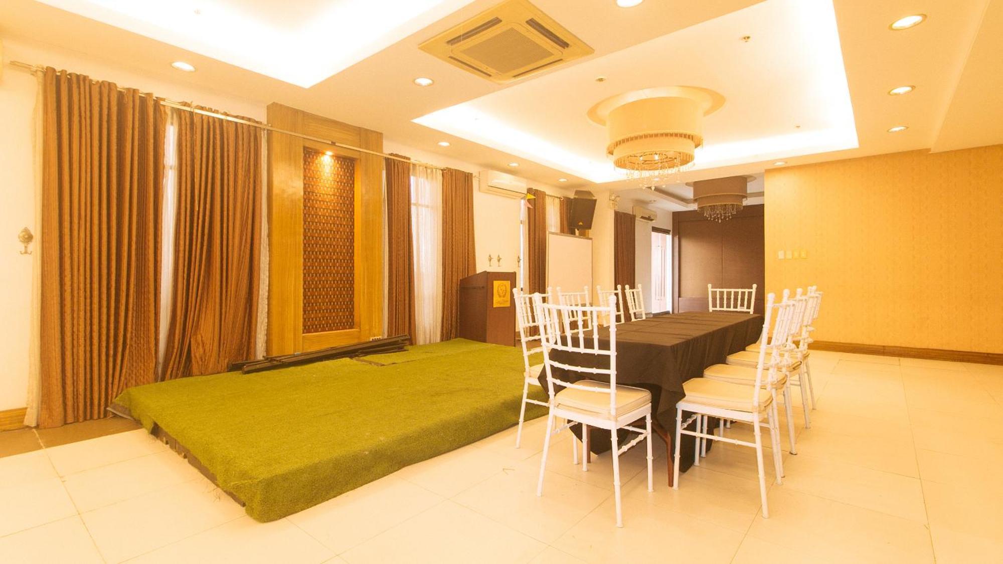 Torre Venezia Suites Quezon City Exterior photo