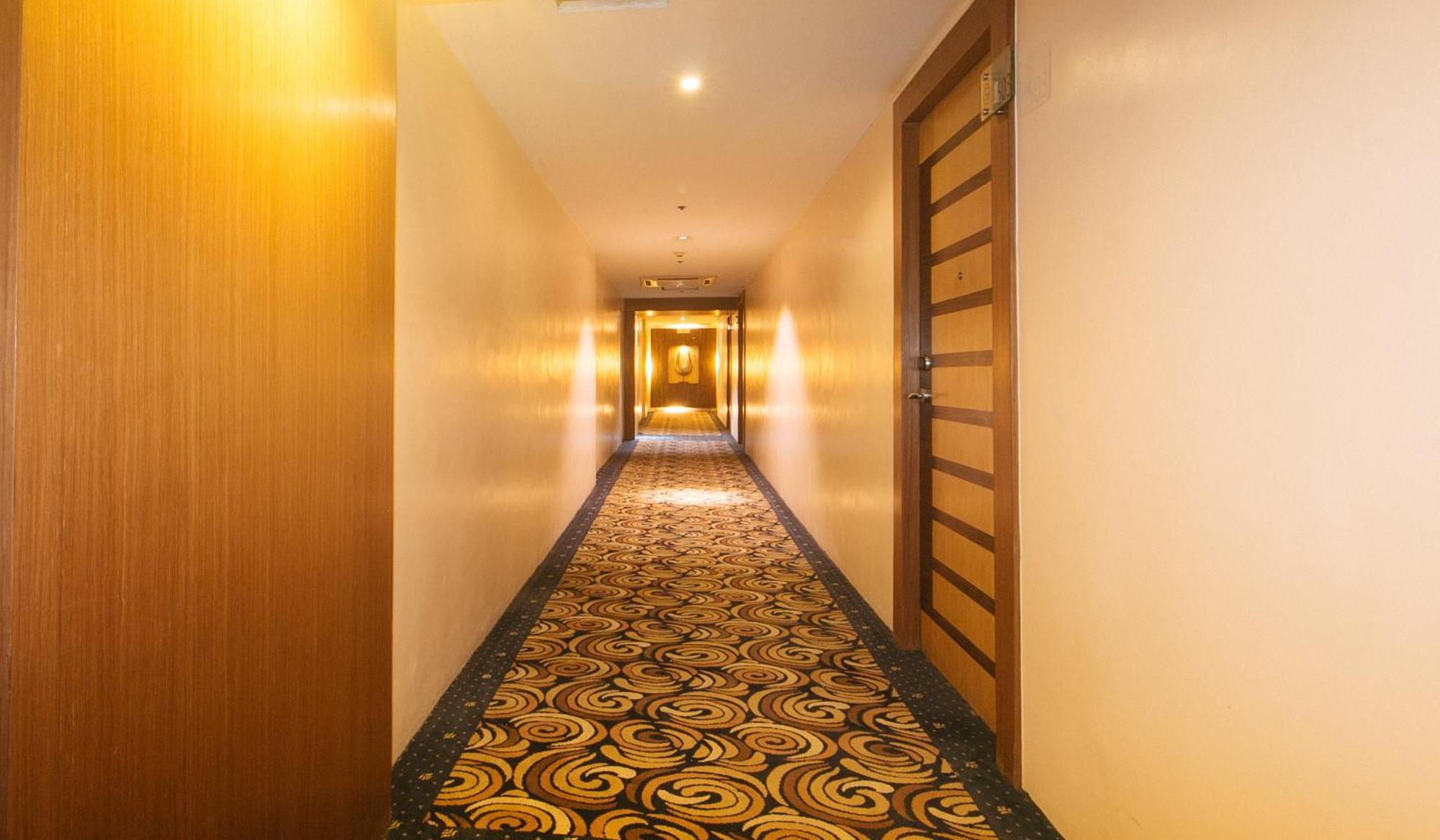 Torre Venezia Suites Quezon City Exterior photo