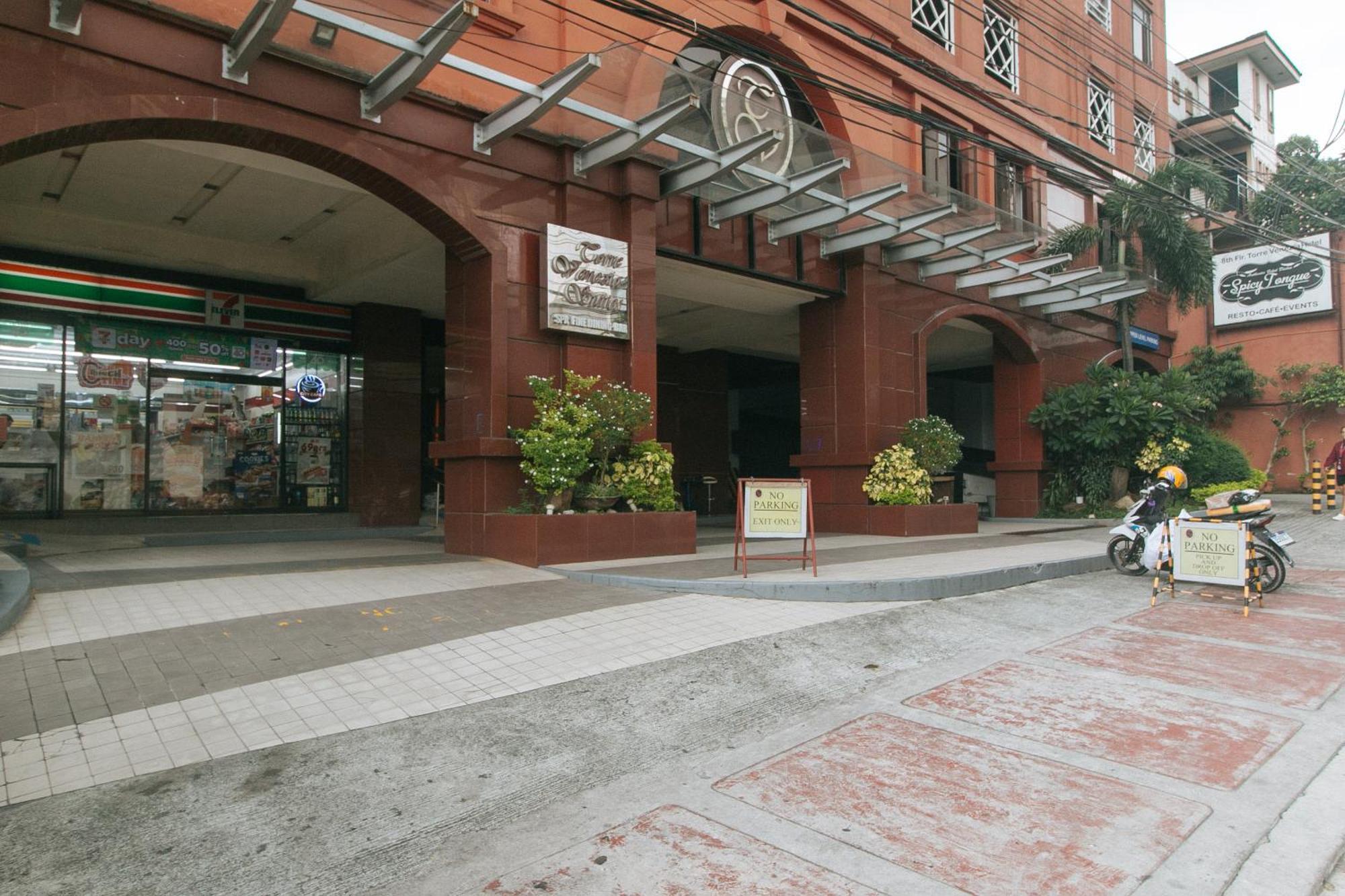 Torre Venezia Suites Quezon City Exterior photo
